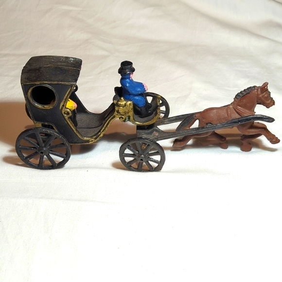 Vintage Cast Iron Horse Drawn Carriage with Driver and Rider - Picture 1 of 12